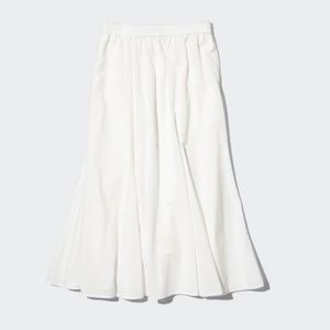 🆕 UNIQLO WHITE MERMAID LINED SKIRT